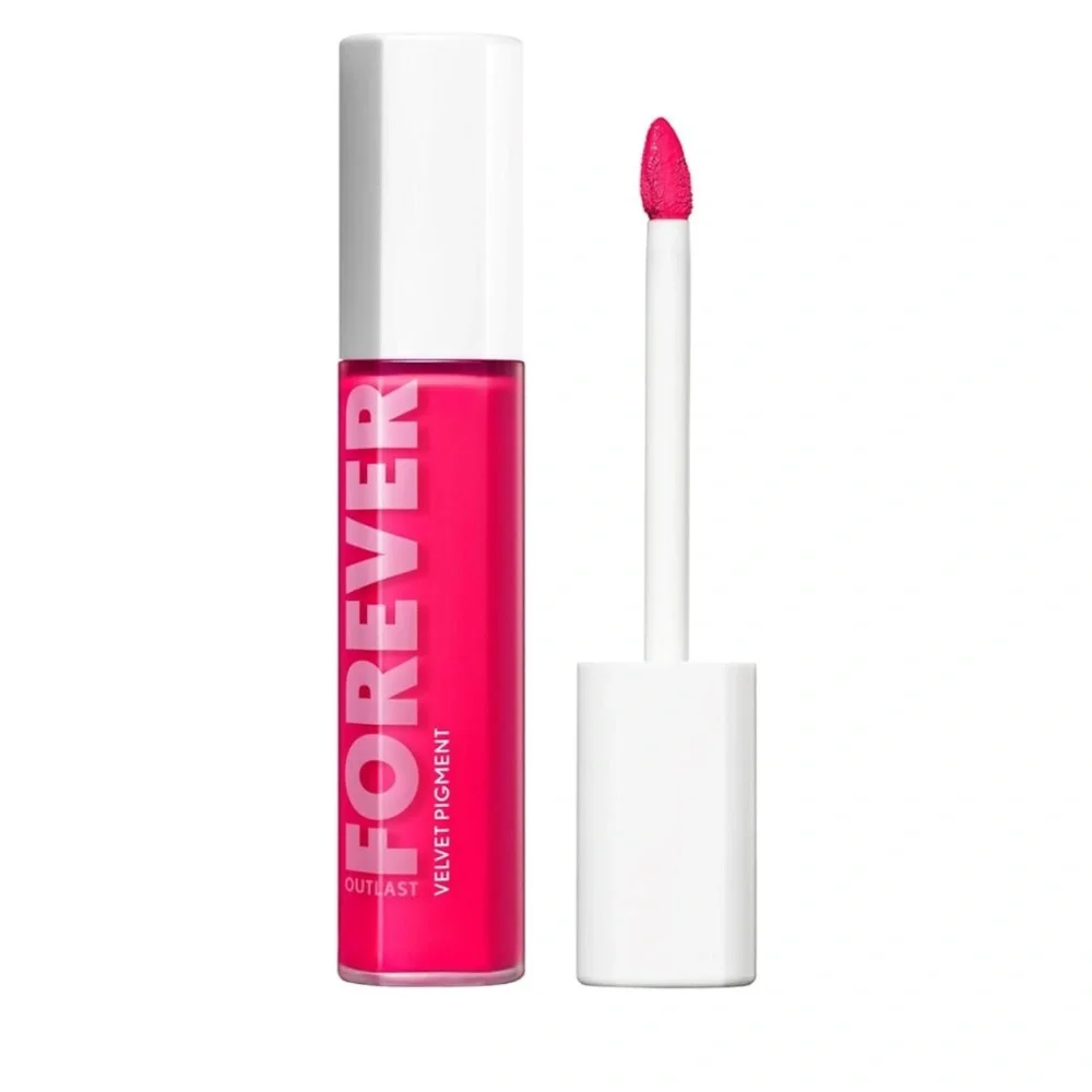 COVERGIRL Outlast Forever Velvet Pigment Lipstick Shade 300 Pop